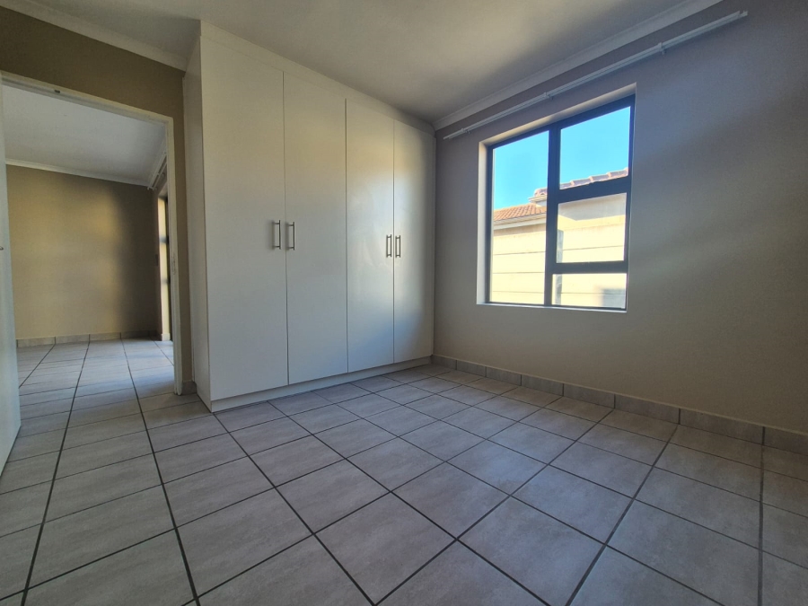 To Let 3 Bedroom Property for Rent in Stellendale Western Cape